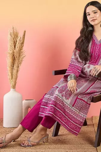 Floral Printed V-Neck Kurta With Trousers
