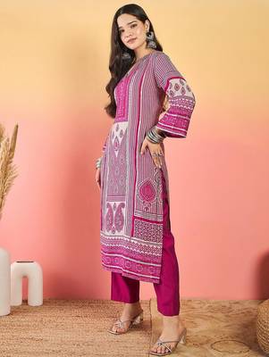 Floral Printed V-Neck Kurta With Trousers 7