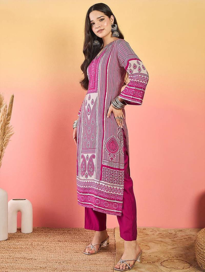 Floral Printed V-Neck Kurta With Trousers