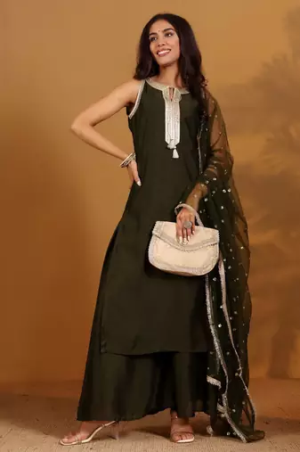 Gotta Patti Keyhole Neck Straight Kurta With Trousers & Dupatta