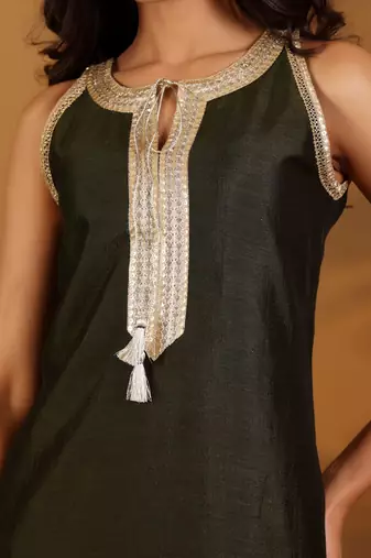 Gotta Patti Keyhole Neck Straight Kurta With Trousers & Dupatta
