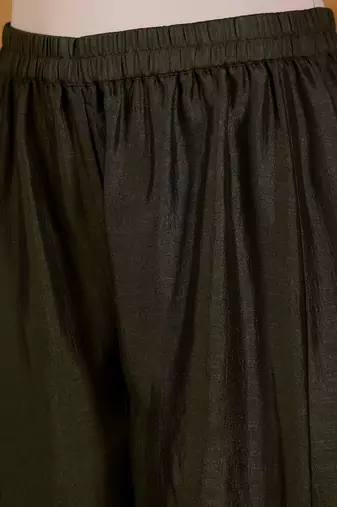 Gotta Patti Keyhole Neck Straight Kurta With Trousers & Dupatta