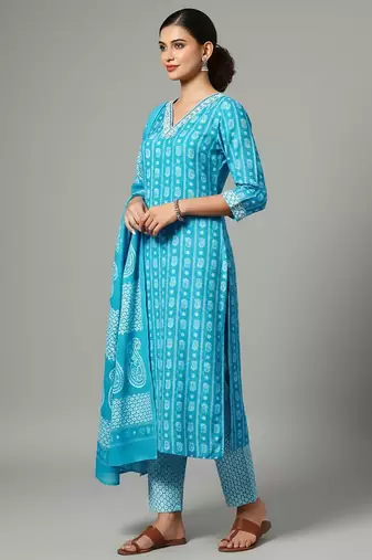 Women Ethnic Motifs Printed Regular Kurta with Trousers & With Dupatta
