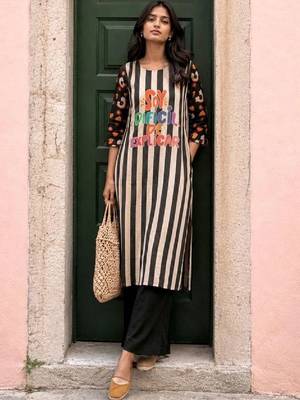 Women Printed Regular Kurta with Trousers 1
