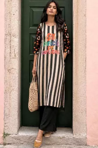 Women Printed Regular Kurta with Trousers