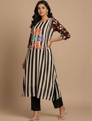 Women Printed Regular Kurta with Trousers 2
