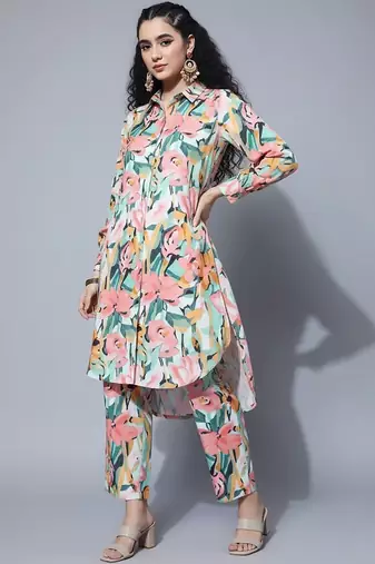 Women Floral Printed Regular Kurta with Trousers