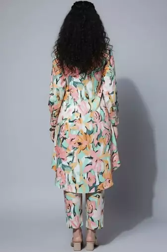 Women Floral Printed Regular Kurta with Trousers