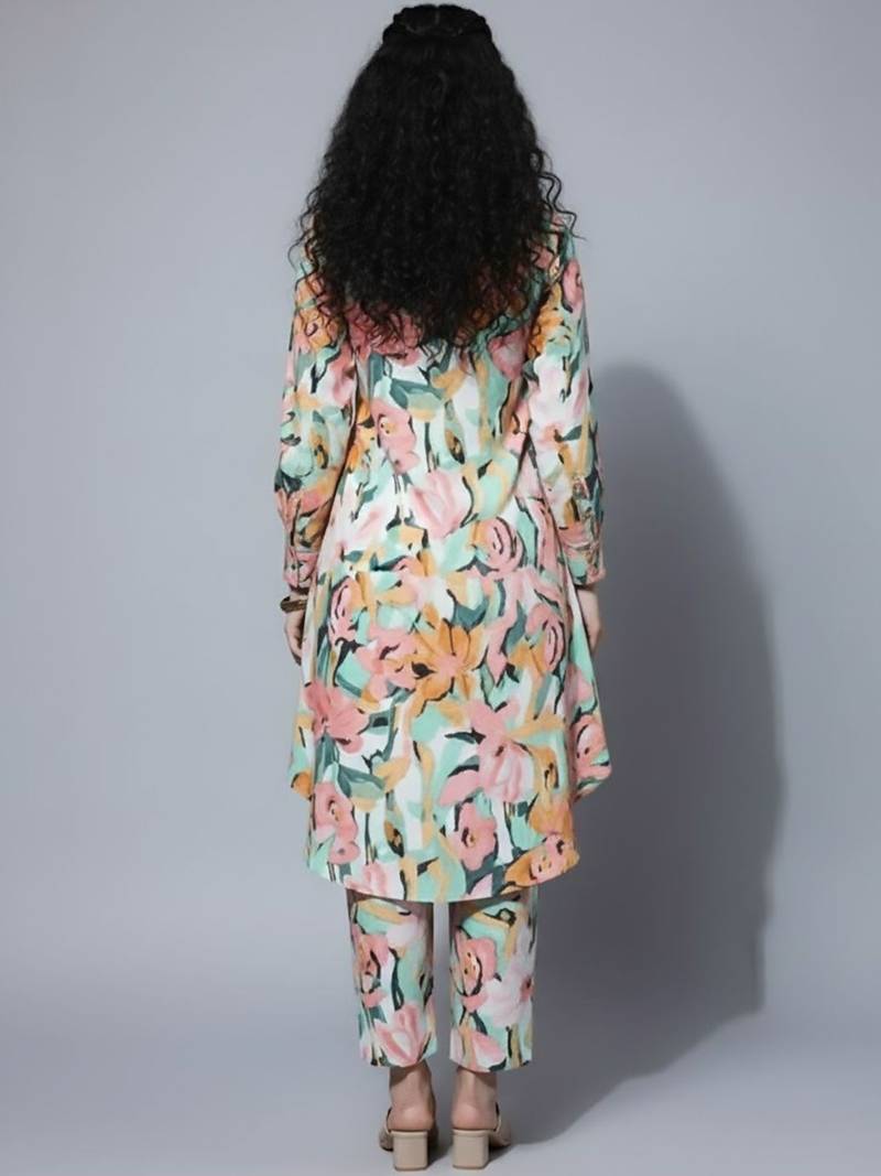 Women Floral Printed Regular Kurta with Trousers