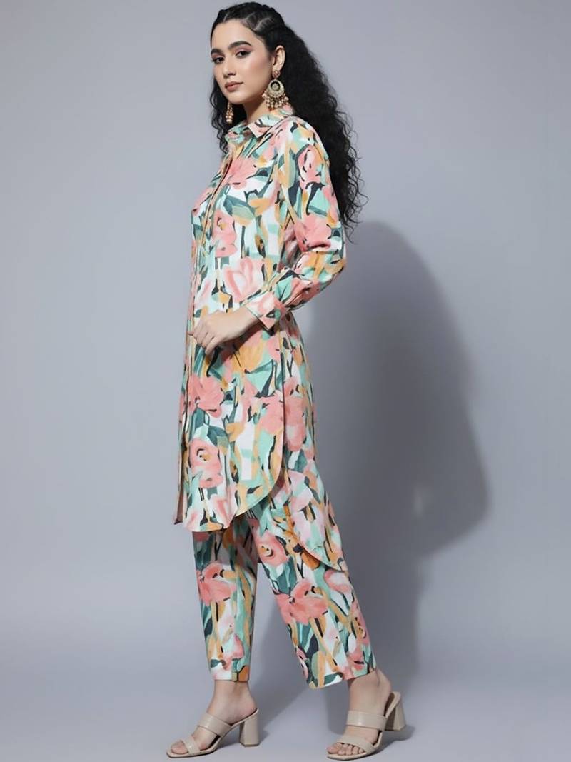Women Floral Printed Regular Kurta with Trousers