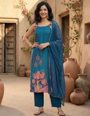 Women Floral Printed Regular Beads and Stones Kurta with Trousers & With Dupatta 1