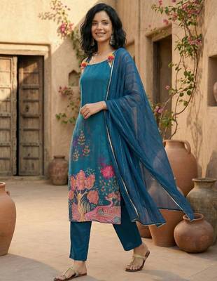 Women Floral Printed Regular Beads and Stones Kurta with Trousers & With Dupatta 6