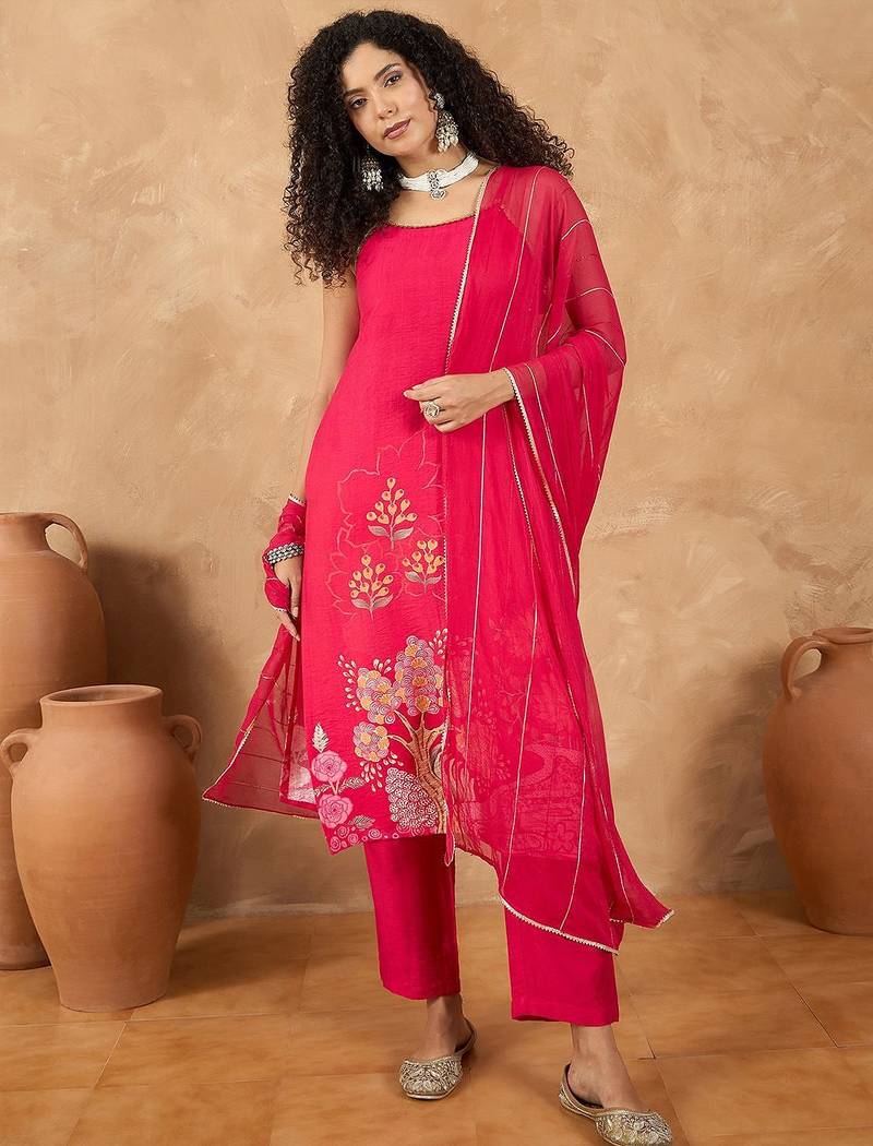Floral Printed Straight Kurta With Trousers & Dupatta