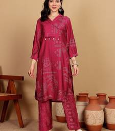Women Printed V-Neck Kurta with Trouser