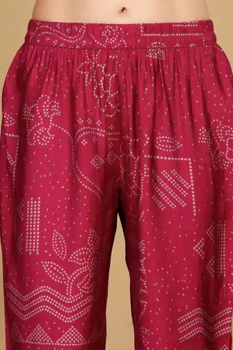 Women Printed V-Neck Kurta with Trouser