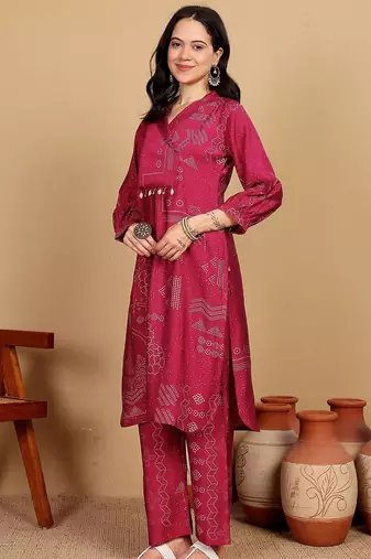 Women Printed V-Neck Kurta with Trouser