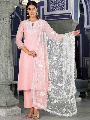 Ethnic Motifs Embroidered Regular Thread Work Kurta with Trousers & Dupatta 1