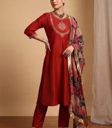 Women Floral Embroidered Regular Thread Work Kurta with Trousers & With Dupatta