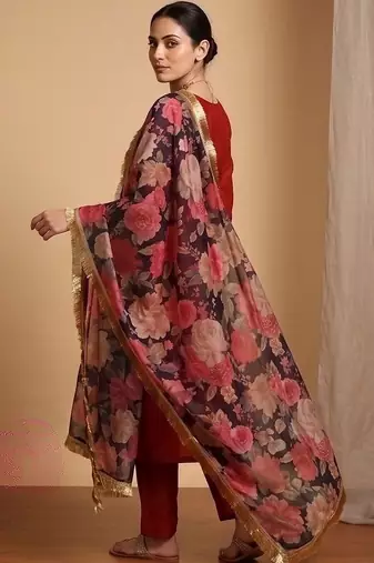 Women Floral Embroidered Regular Thread Work Kurta with Trousers & With Dupatta
