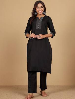 Thread Work Notch Neck Straight Kurta With Trousers And Dupatta 3