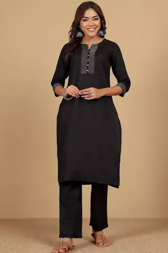 Thread Work Notch Neck Straight Kurta With Trousers And Dupatta