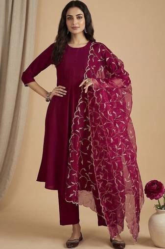Women Ethnic Motifs Regular Thread Work Kurta with Trousers & With Dupatta
