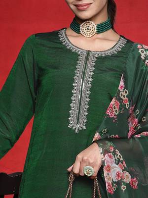Women Ethnic Motifs Embroidered Kurta with Trousers & Dupatta 2