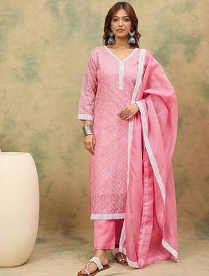 Women Floral Embroidered Kurta with Trousers & Dupatta 1