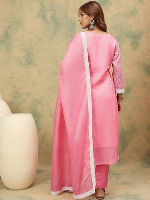 Women Floral Embroidered Kurta with Trousers & Dupatta 6