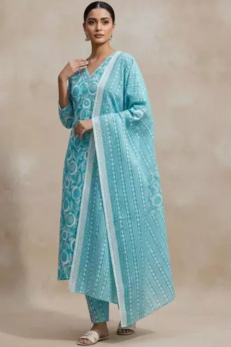 Women Ethnic Motifs Printed Regular Kurta with Trousers & With Dupatta
