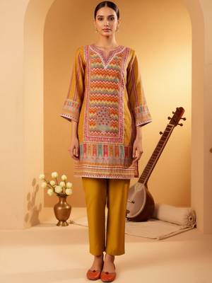 Women Ethnic Motifs Printed Regular Chanderi Silk Kurta with Trousers 1