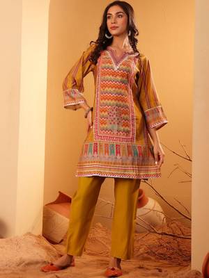 Women Ethnic Motifs Printed Regular Chanderi Silk Kurta with Trousers 2