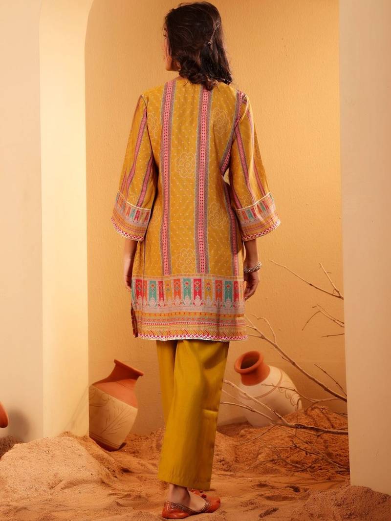 Women Ethnic Motifs Printed Regular Chanderi Silk Kurta with Trousers
