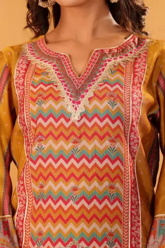 Women Ethnic Motifs Printed Regular Chanderi Silk Kurta with Trousers