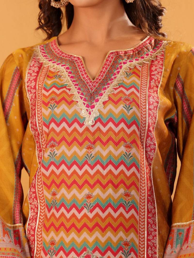 Women Ethnic Motifs Printed Regular Chanderi Silk Kurta with Trousers