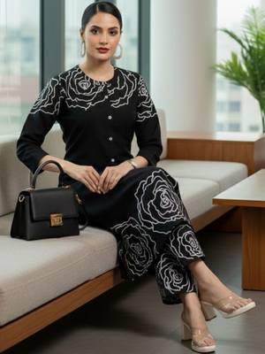 Women Floral Printed Regular Pure Cotton Kurta with Trousers 5