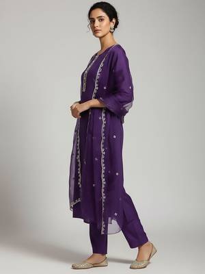 Women Ethnic Motifs Embroidered Regular Thread Work Kurta with Trousers & With Dupatta 5