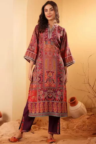Ethnic Motifs Printed Mandarin Collar Gotta Patti Chanderi Silk Kurta & Trousers