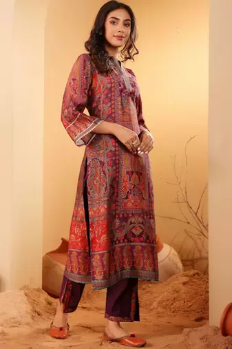 Ethnic Motifs Printed Mandarin Collar Gotta Patti Chanderi Silk Kurta & Trousers