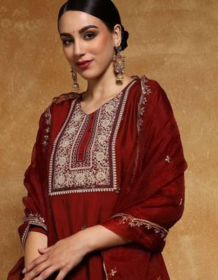 Women Embroidered Regular Kurta with Trousers & With Dupatta 6