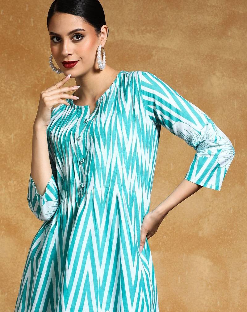 Women Striped Cotton Kurta with Trouser