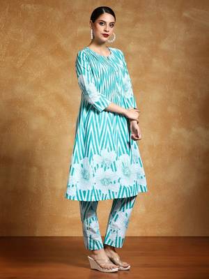 Women Striped Cotton Kurta with Trouser 4