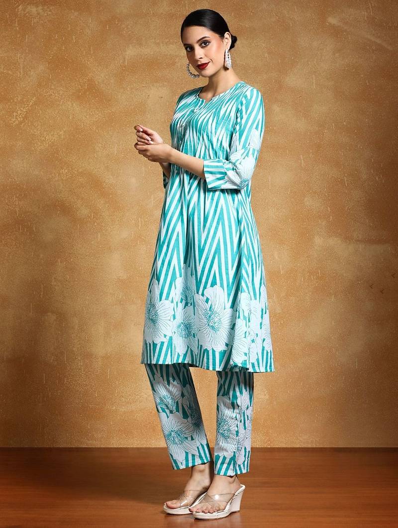Women Striped Cotton Kurta with Trouser