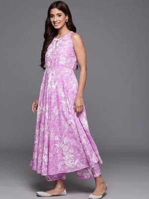 Women Floral Printed Empire Pure Cotton Anarkali Kurta with Trouser 4