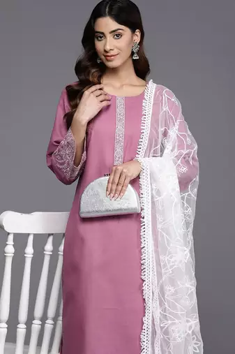 Women Floral Yoke Design Regular Thread Work Kurta with Trousers & With Dupatta