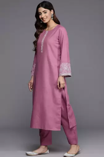 Women Floral Yoke Design Regular Thread Work Kurta with Trousers & With Dupatta
