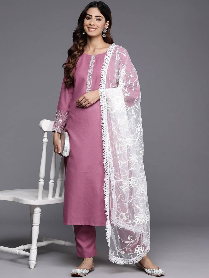 Women Floral Yoke Design Regular Thread Work Kurta with Trousers & With Dupatta