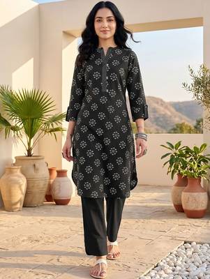 Women Ethnic Motifs Printed Regular Kurta with Trousers 1