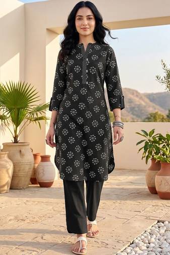 Women Ethnic Motifs Printed Regular Kurta with Trousers