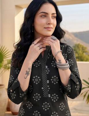 Women Ethnic Motifs Printed Regular Kurta with Trousers 3